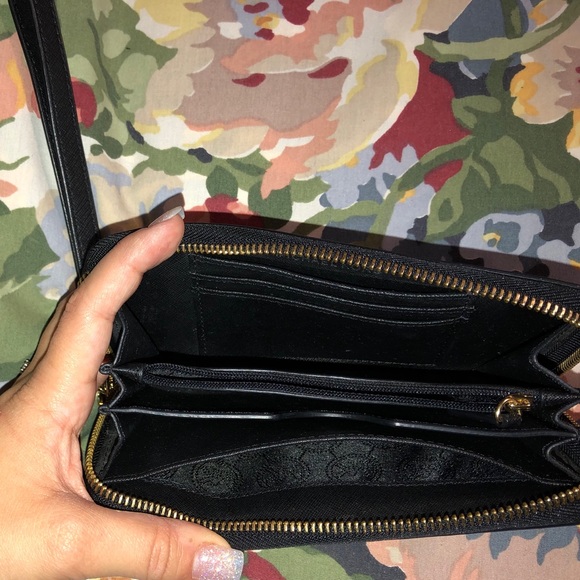 MICHAEL KORS Jet Set Travel Lg Smartphone Wristlet - Picture 3 of 5